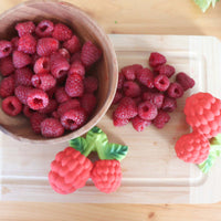 OLI&CAROL Kauspielzeug VALERY THE RASPBERRY