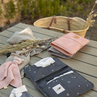 LÄSSIG Windeletui Soft Stripe Rosa