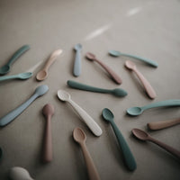 MUSHIE Silicone Spoons 2-pack - Stone/Cloudy Mauve