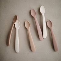 MUSHIE Silicone Spoons 2-pack - Blush/Shifting Sand